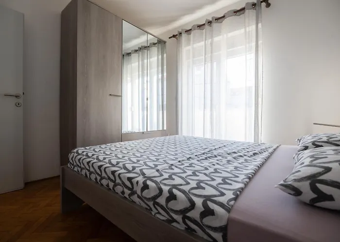 شقة Andrea's زادار